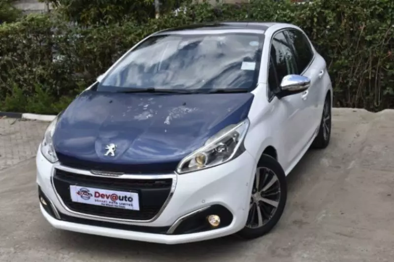 Peugeot 208   - 2017