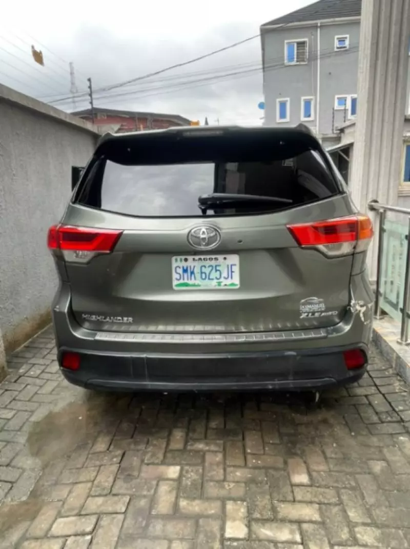 TOYOTA Highlander   - 2015