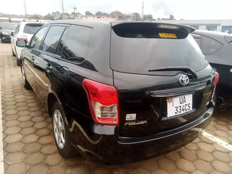 Toyota Fielder    - 2010