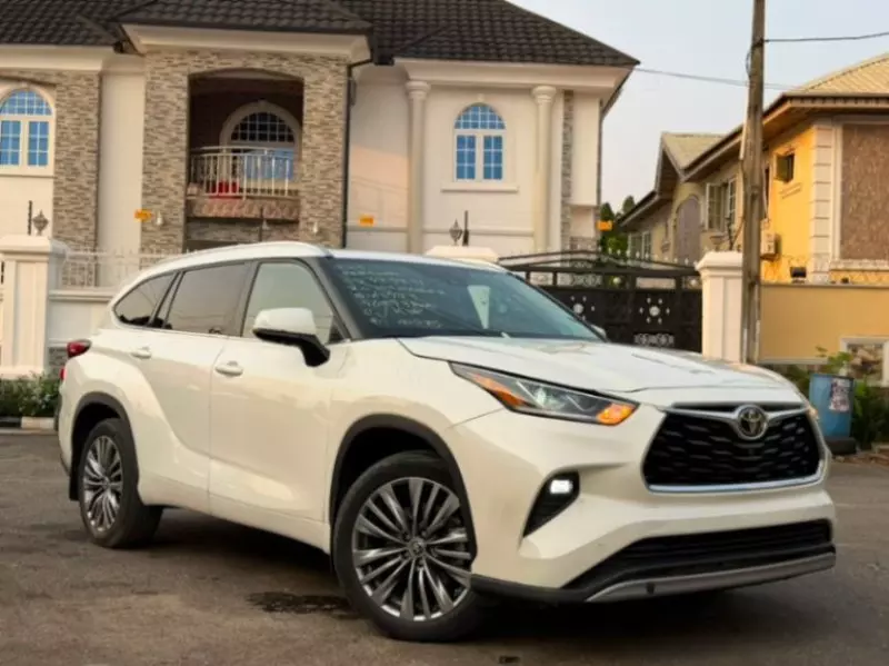 TOYOTA Highlander   - 2020