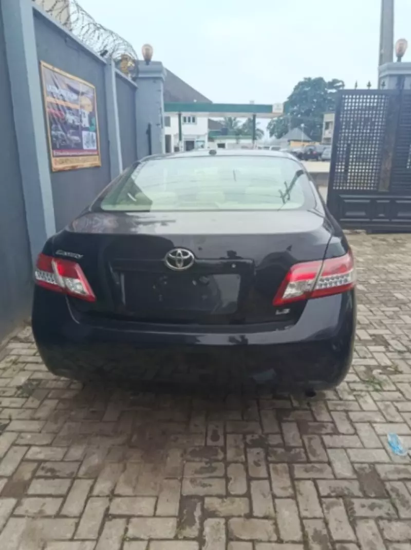 TOYOTA Camry   - 2010