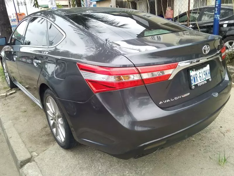 Toyota Avalon   - 2014