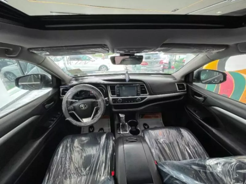 TOYOTA Highlander   - 2019