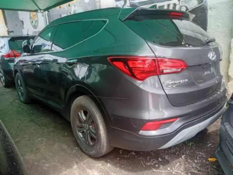 Hyundai Santa Fe   - 2018