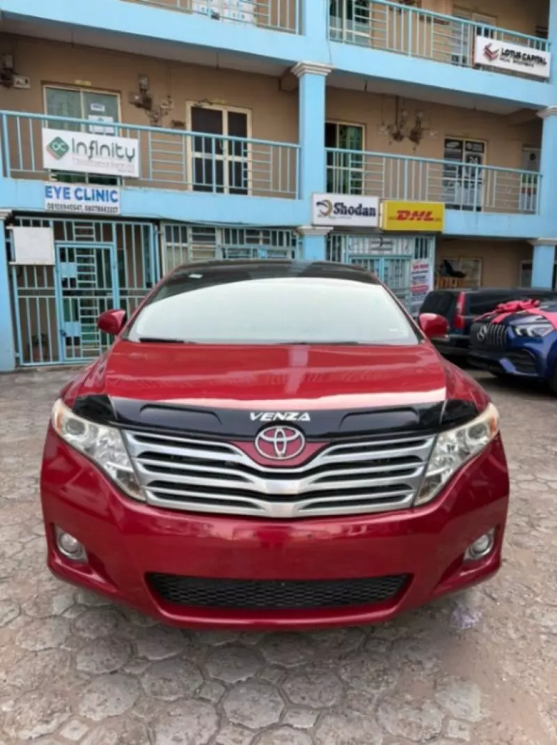 Toyota Venza   - 2010