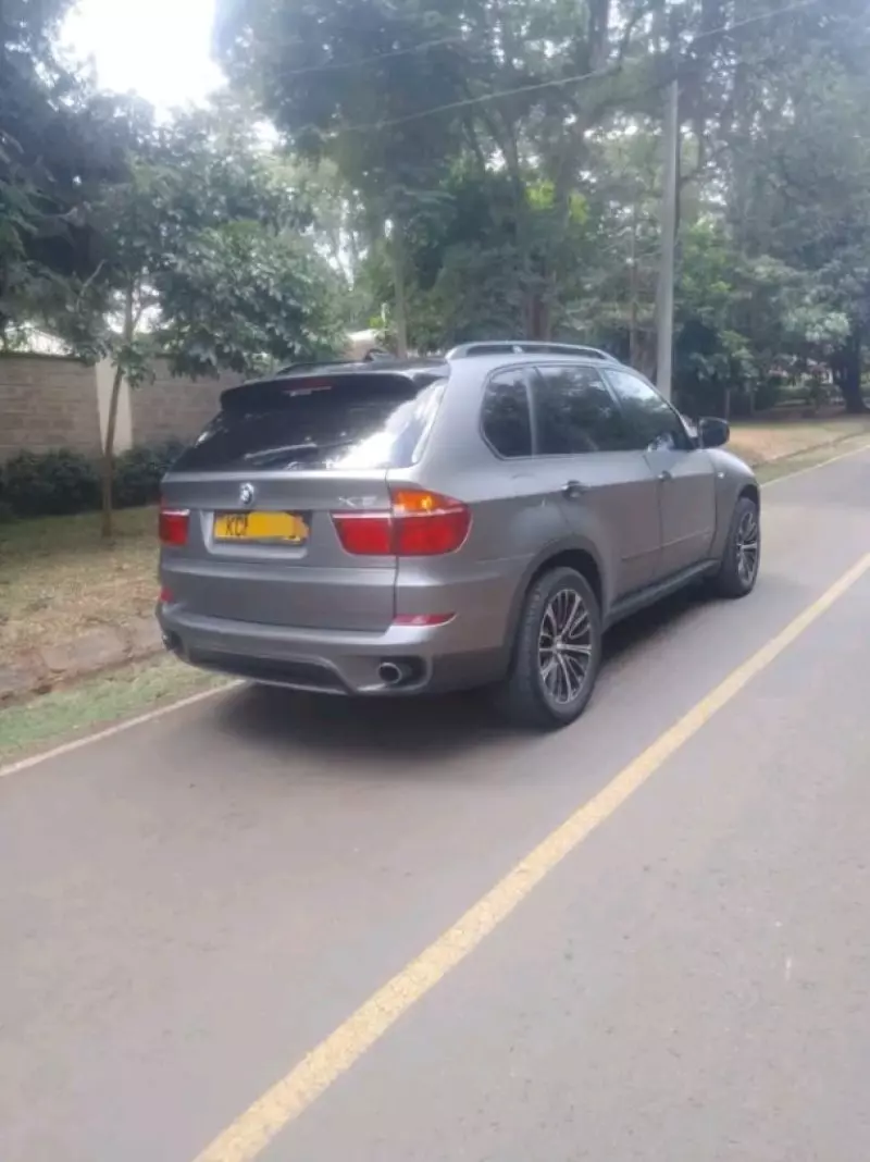 BMW X5   - 2010
