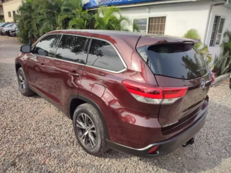 Toyota Highlander   - 2019