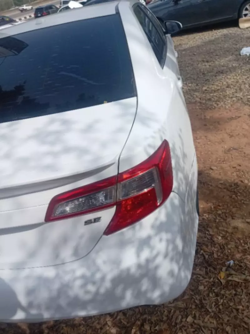 Toyota Camry   - 2012