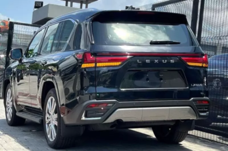 Lexus LX 570   - 2023