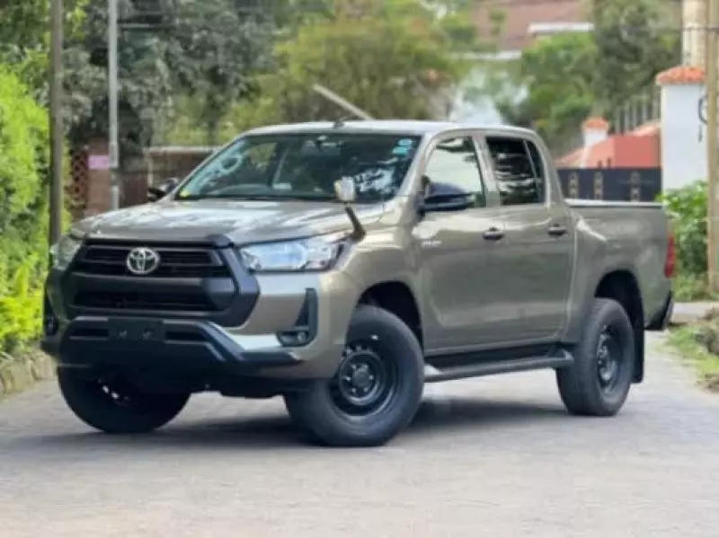 TOYOTA Hilux   - 2021