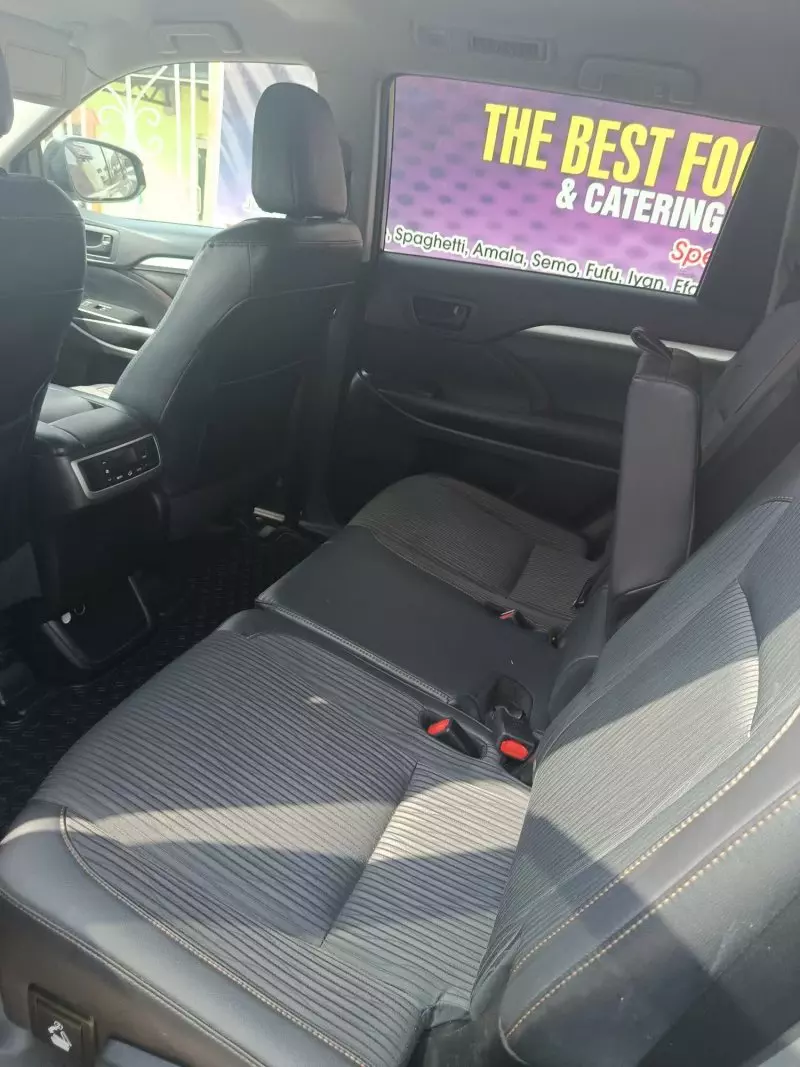Toyota Highlander   - 2016