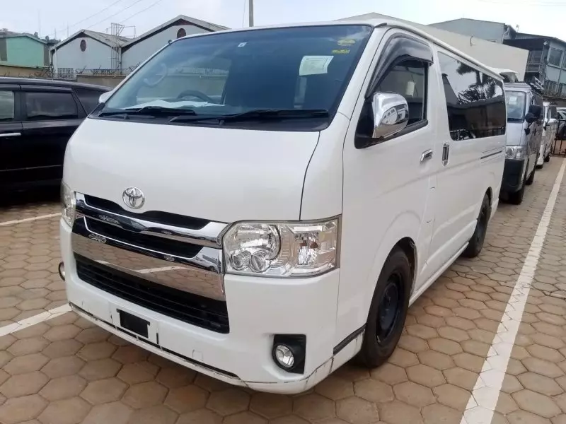 Toyota Hiace   - 2014