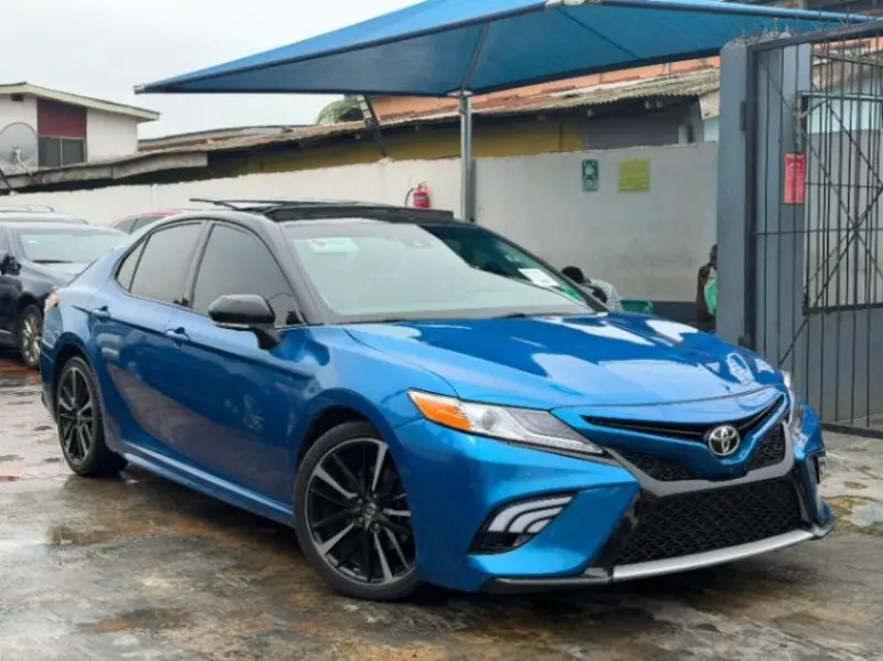 Toyota Camry   - 2018