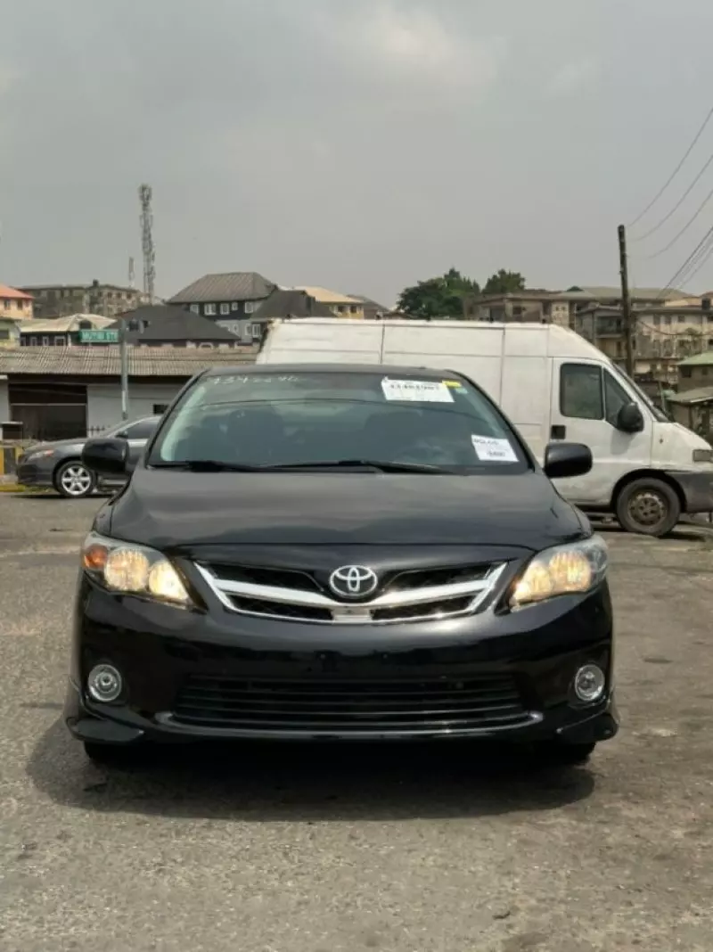 Toyota Corolla   - 2011