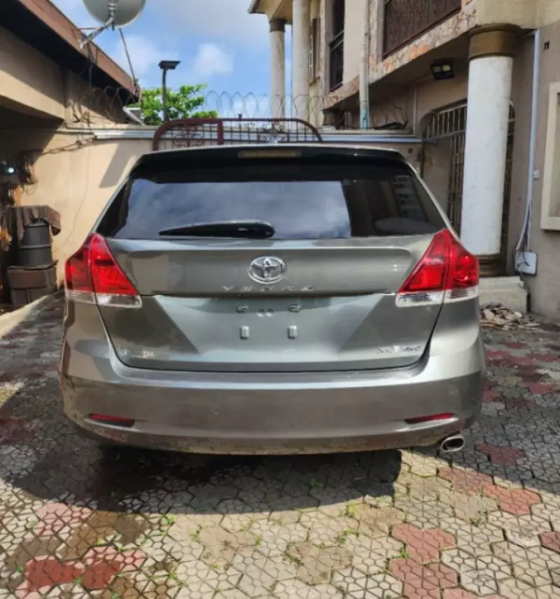 Toyota Venza   - 2014
