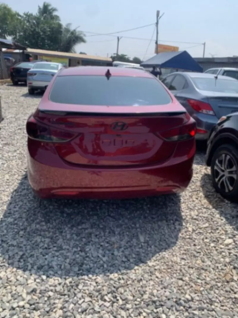 Hyundai Elantra   - 2018