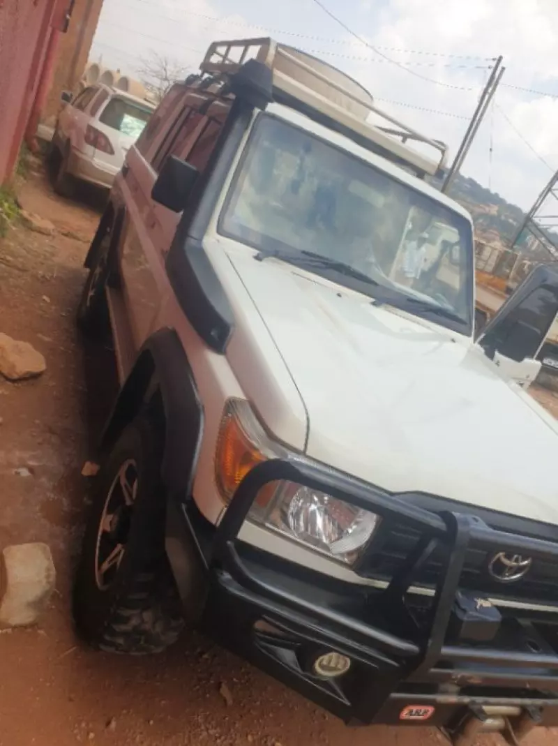 Toyota Land Cruiser   - 2017