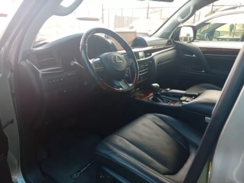 Lexus LX 570   - 2016