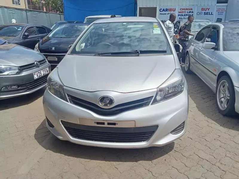 TOYOTA Vitz   - 2013