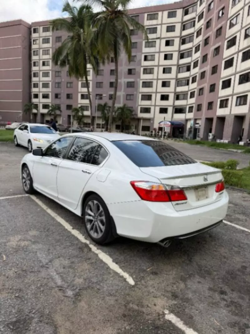 Honda Accord   - 2013