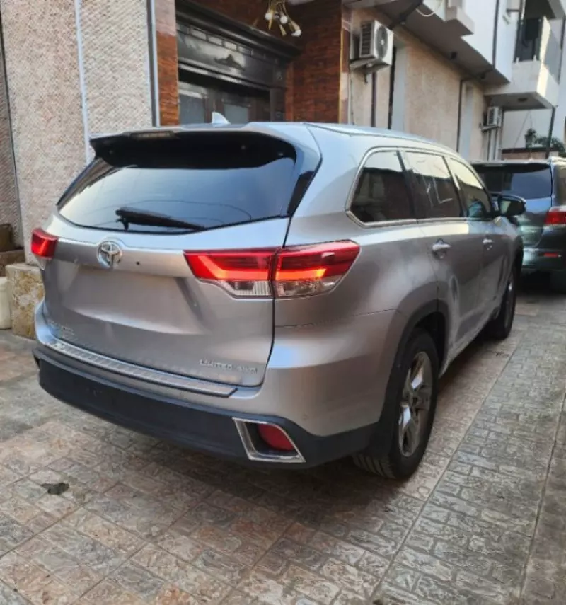 Toyota Highlander   - 2018