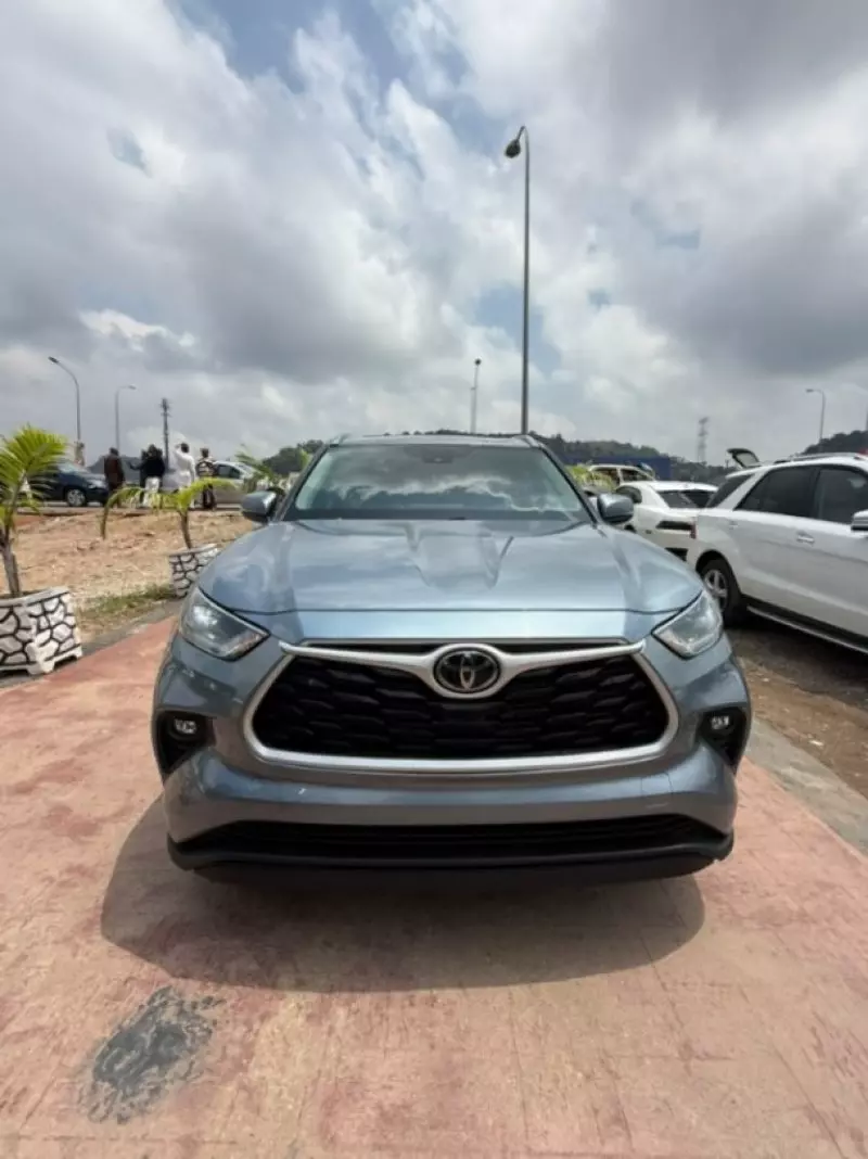 TOYOTA Highlander   - 2021