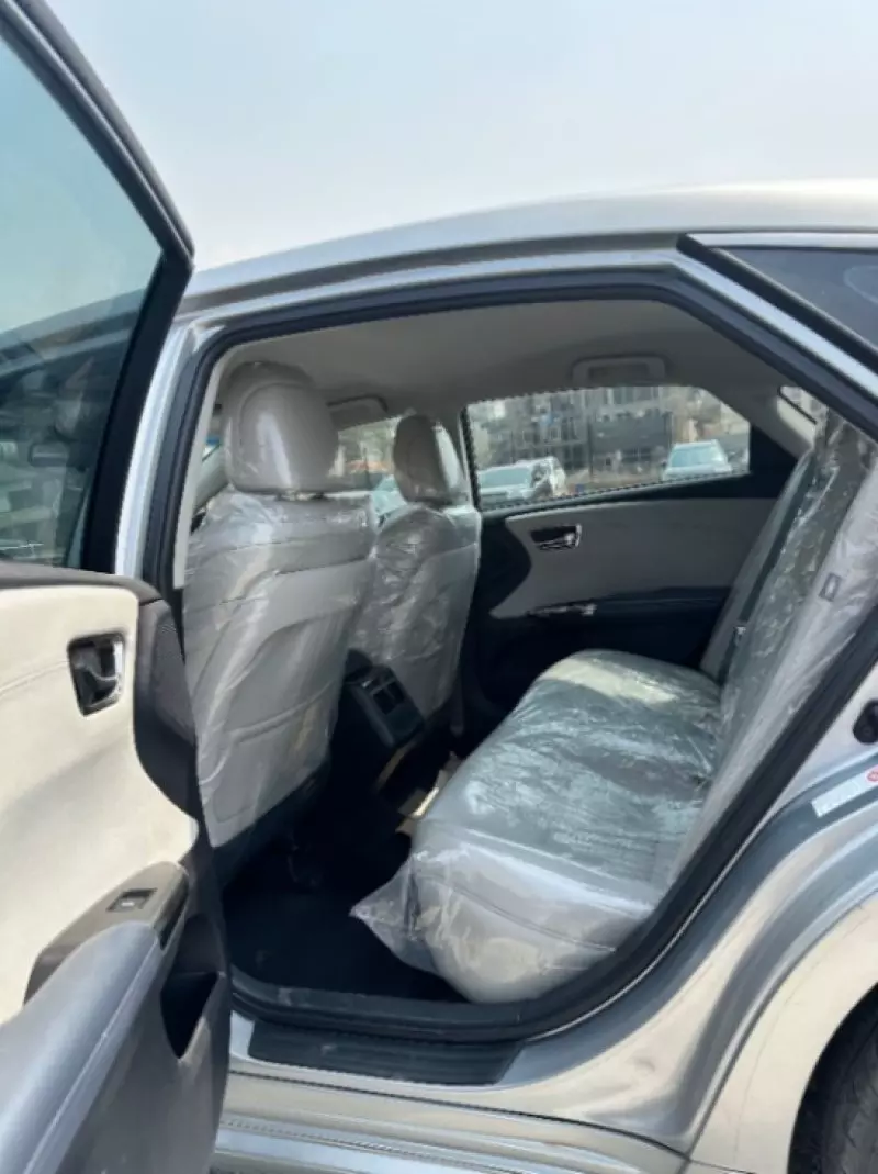 Toyota Avalon   - 2014