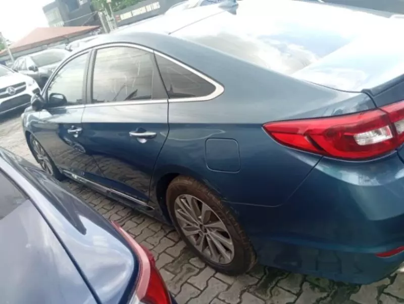 Hyundai Sonata   - 2014