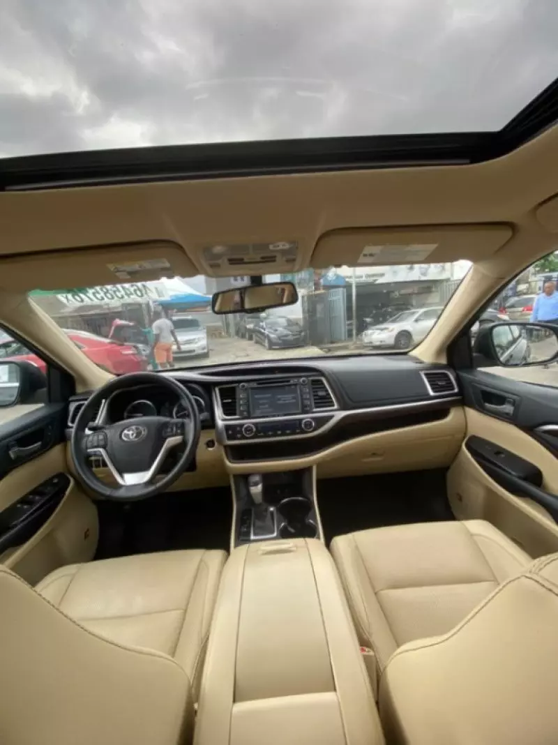 TOYOTA Highlander   - 2016