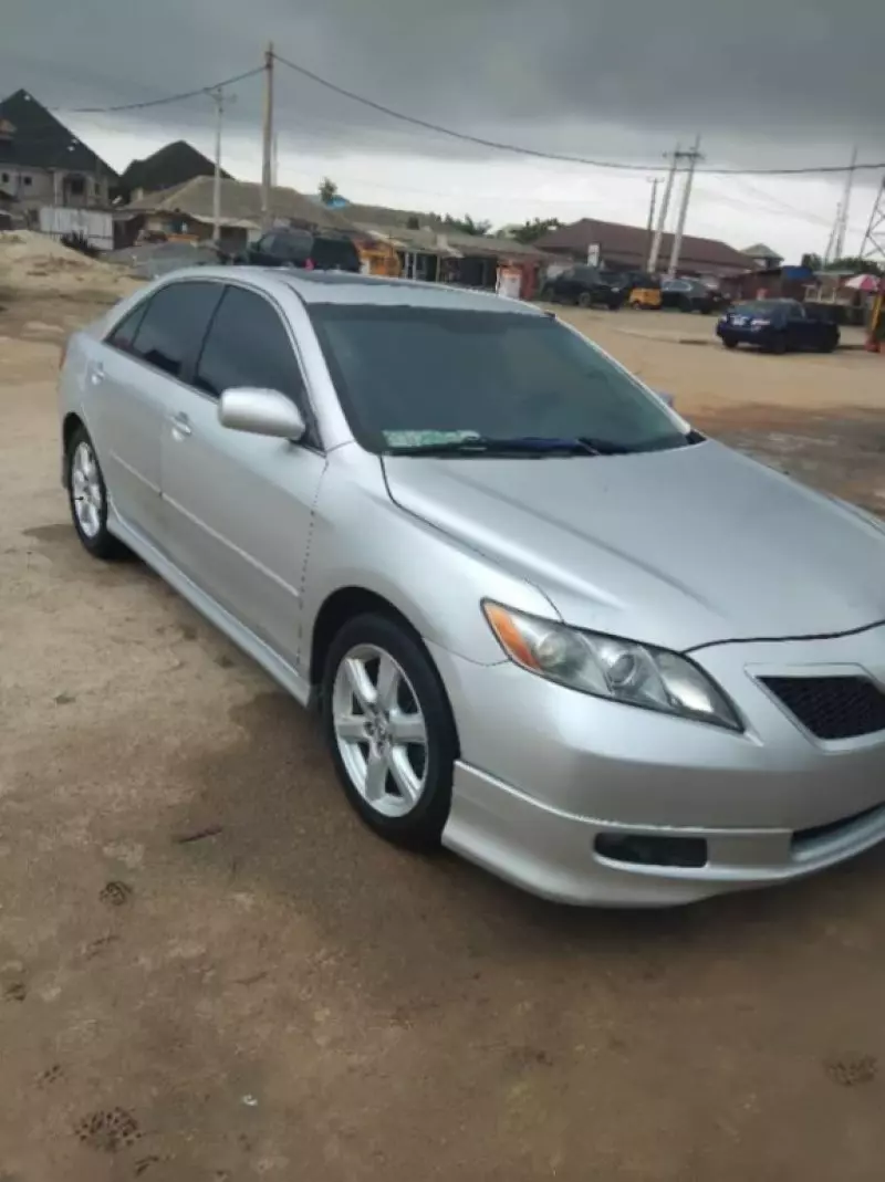 Toyota Camry   - 2007