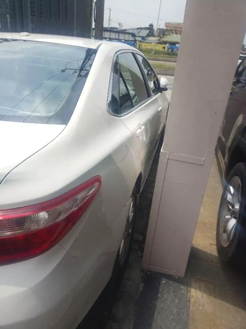 Toyota Camry   - 2016