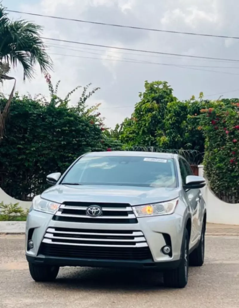 Toyota Highlander   - 2019