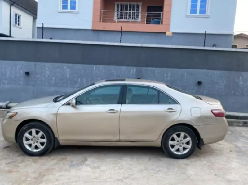 TOYOTA Camry   - 2009