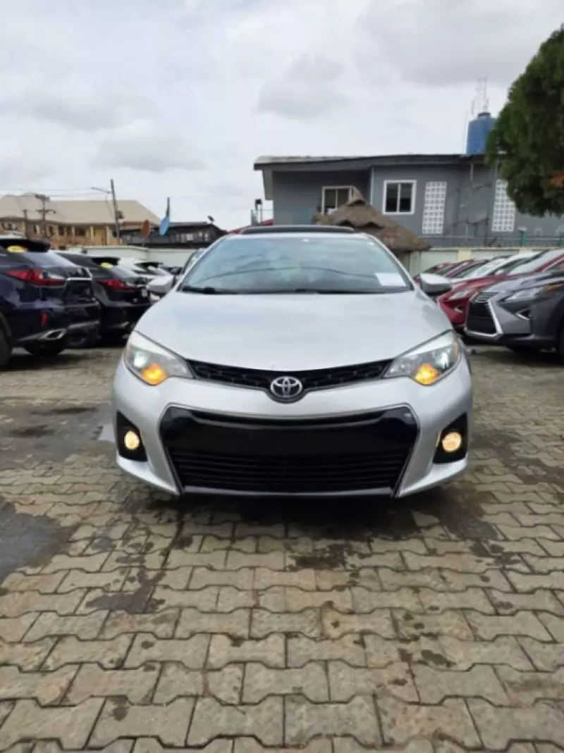 TOYOTA Corolla   - 2015