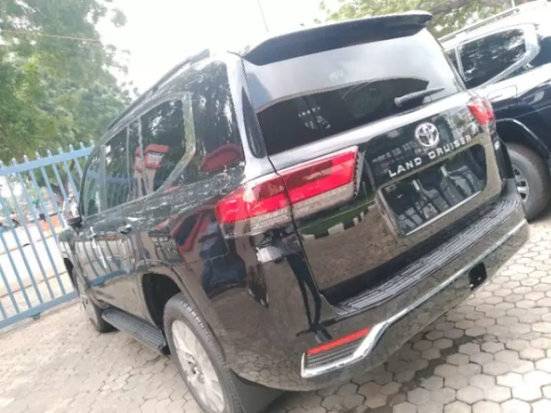 Toyota Land Cruiser   - 2025