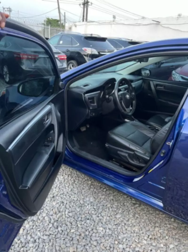 Toyota Corolla   - 2014