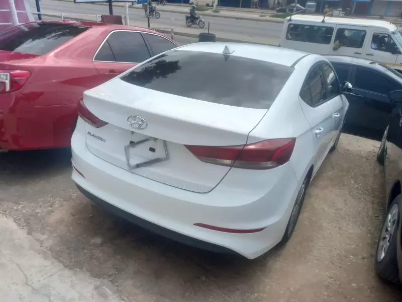 Hyundai Elantra   - 2017