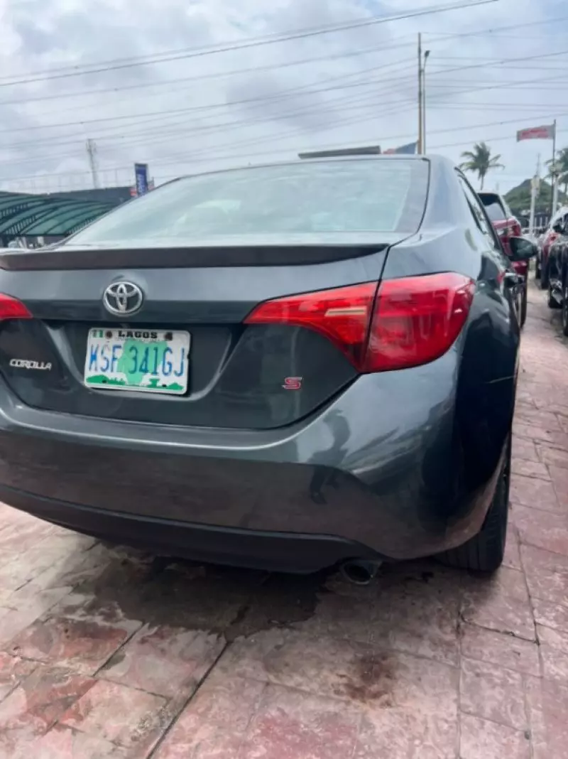 Toyota Corolla   - 2013