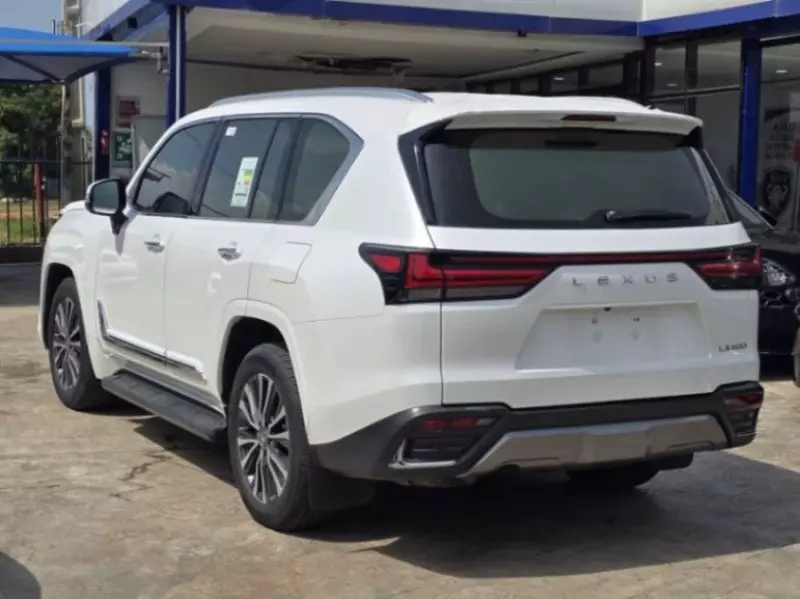 Lexus LX 600   - 2024