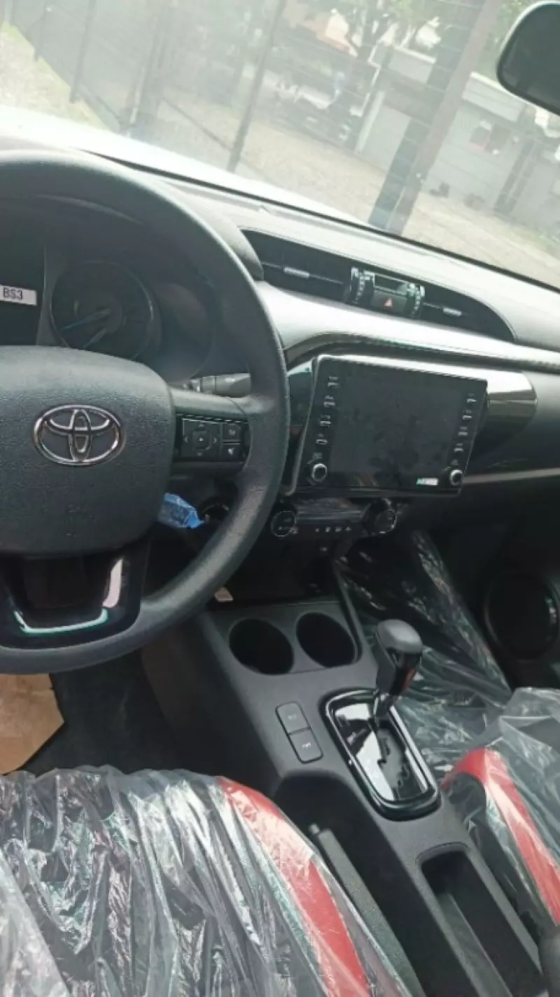 Toyota Hilux - 2025