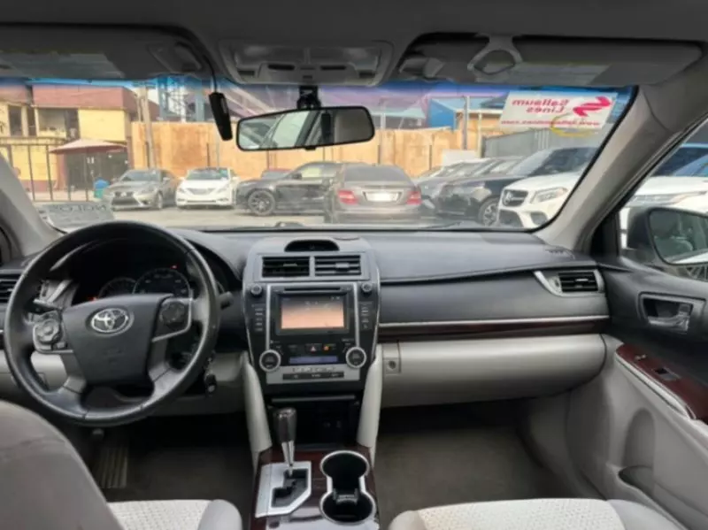 Toyota Camry   - 2014