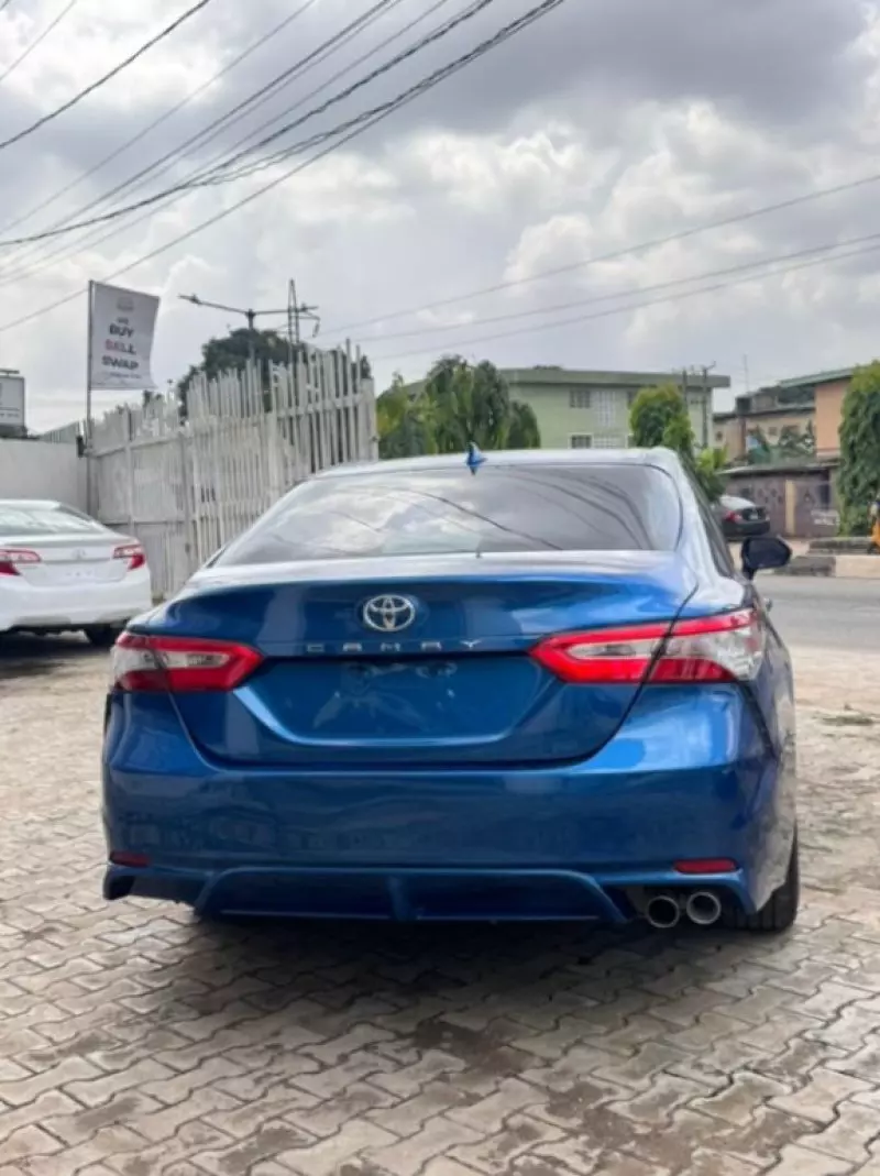 Toyota Camry   - 2019