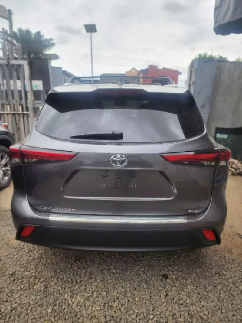 TOYOTA Highlander   - 2020