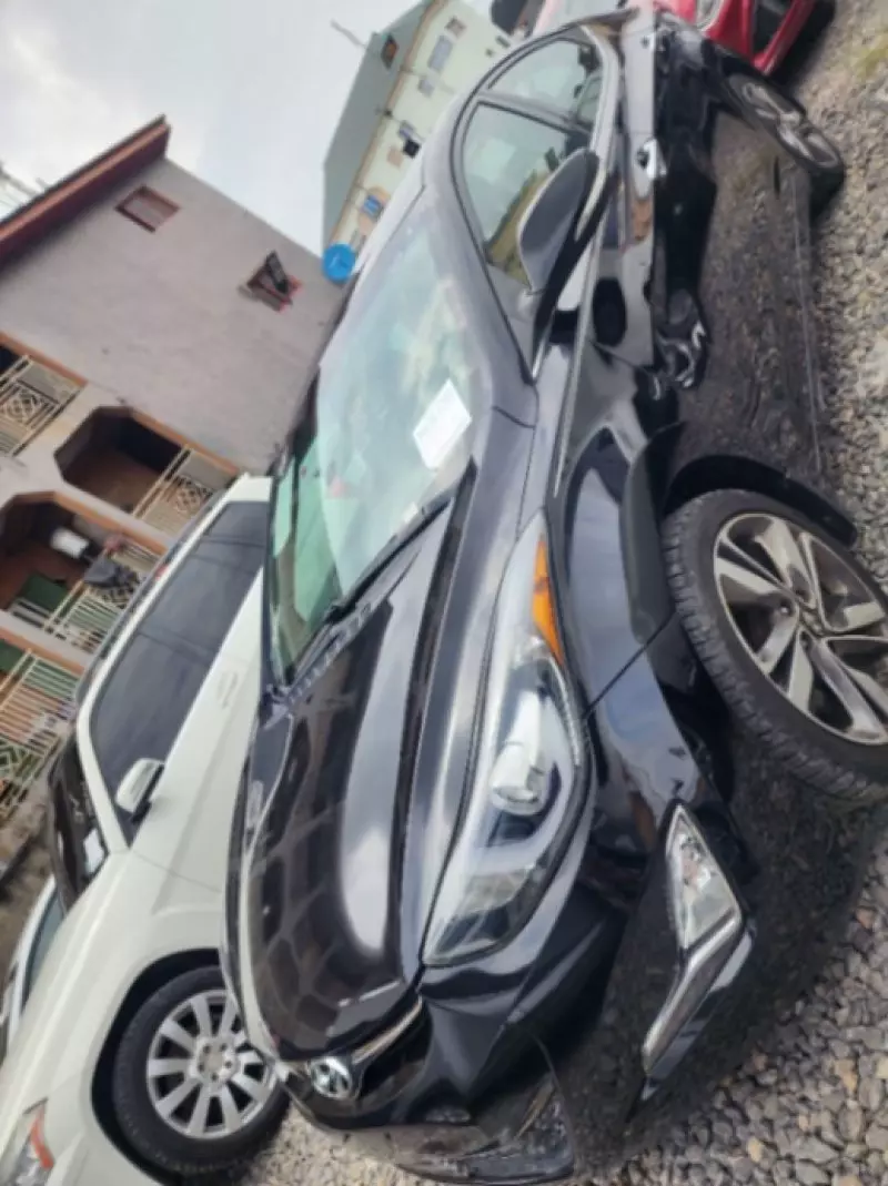 Hyundai Elantra   - 2016