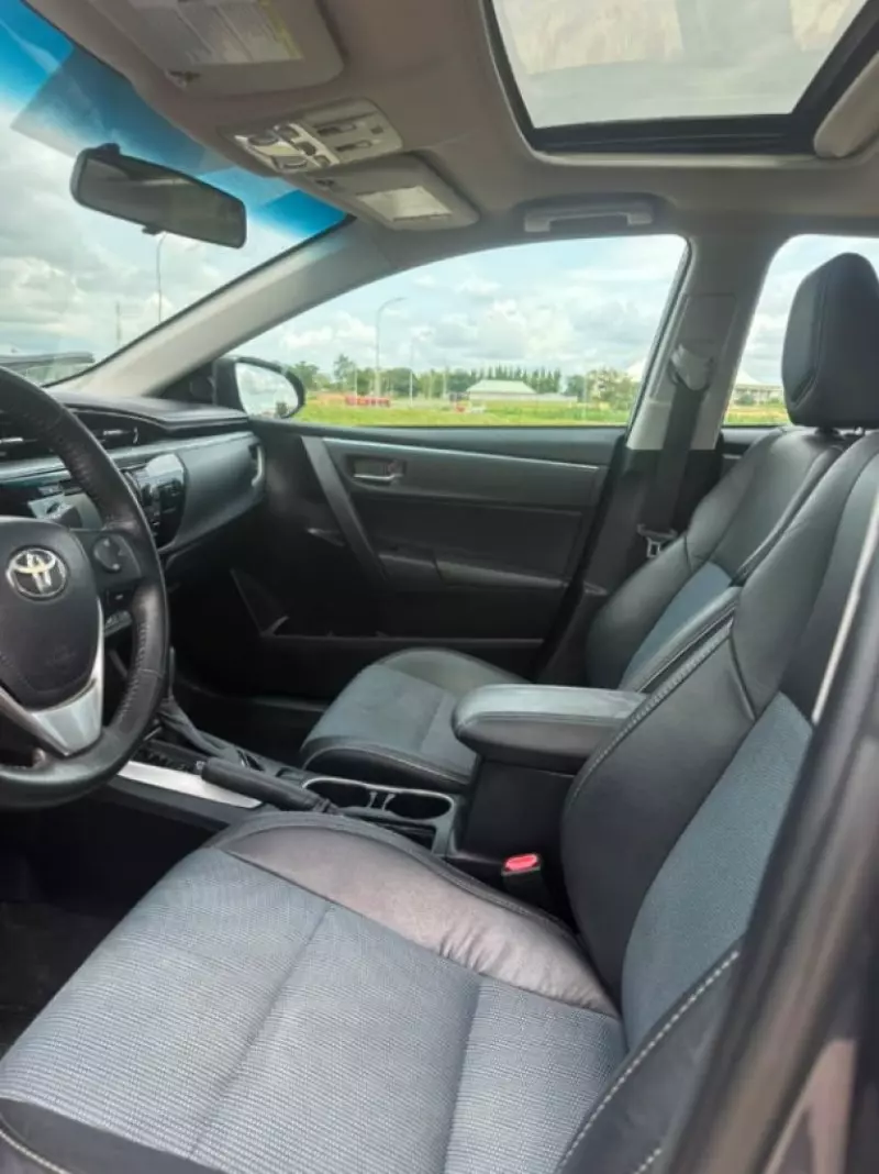 TOYOTA Corolla   - 2015