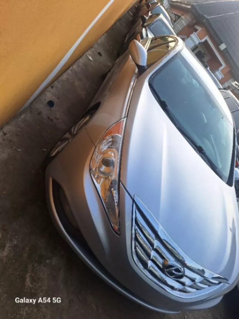 Hyundai Sonata   - 2013