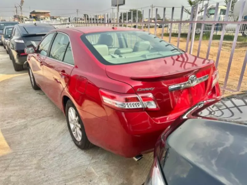 TOYOTA Camry - 2011