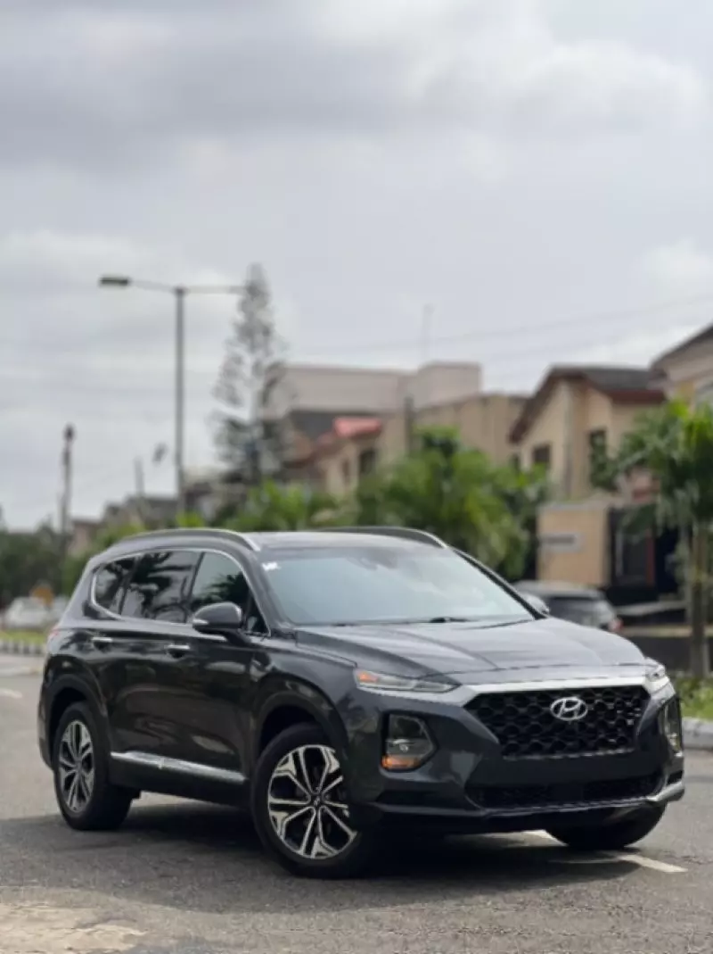 Hyundai Santa Fe   - 2020