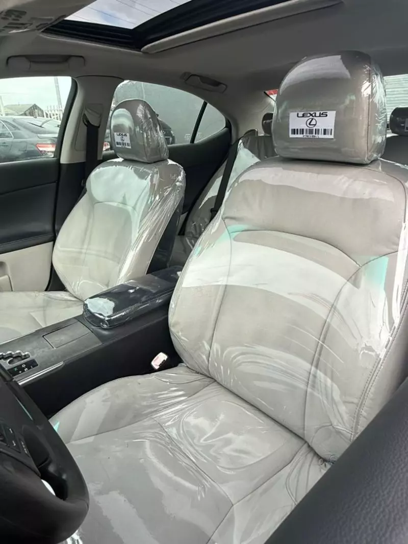 Lexus IS - 2010