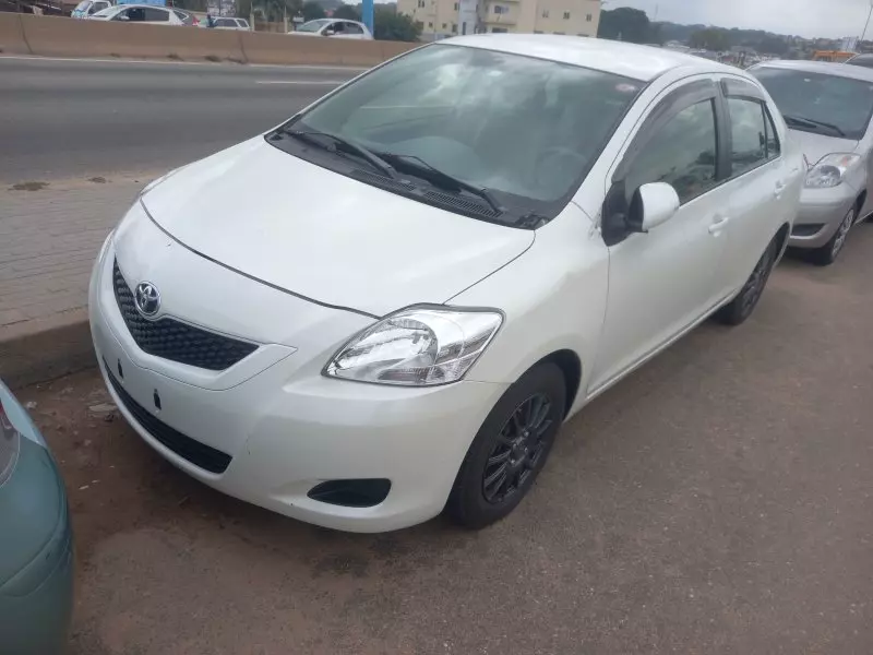 Toyota Belta   - 2011